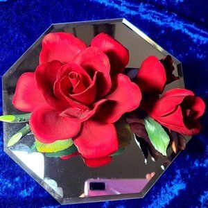 Napoleon Queen rose with 2 buds #1228-09 Imperial Red